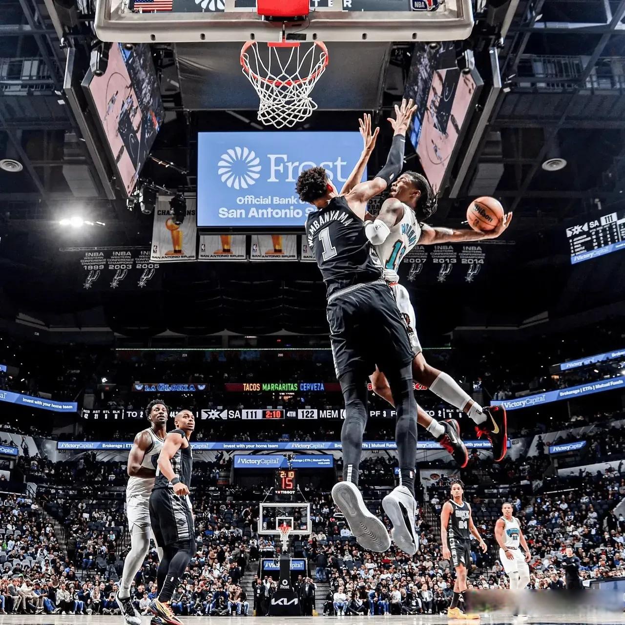 爱游戏入口-赛后突围战来临，底特律活塞围绕NBA常规赛复出首秀，悬念犹存，训练强度明显提升的简单介绍