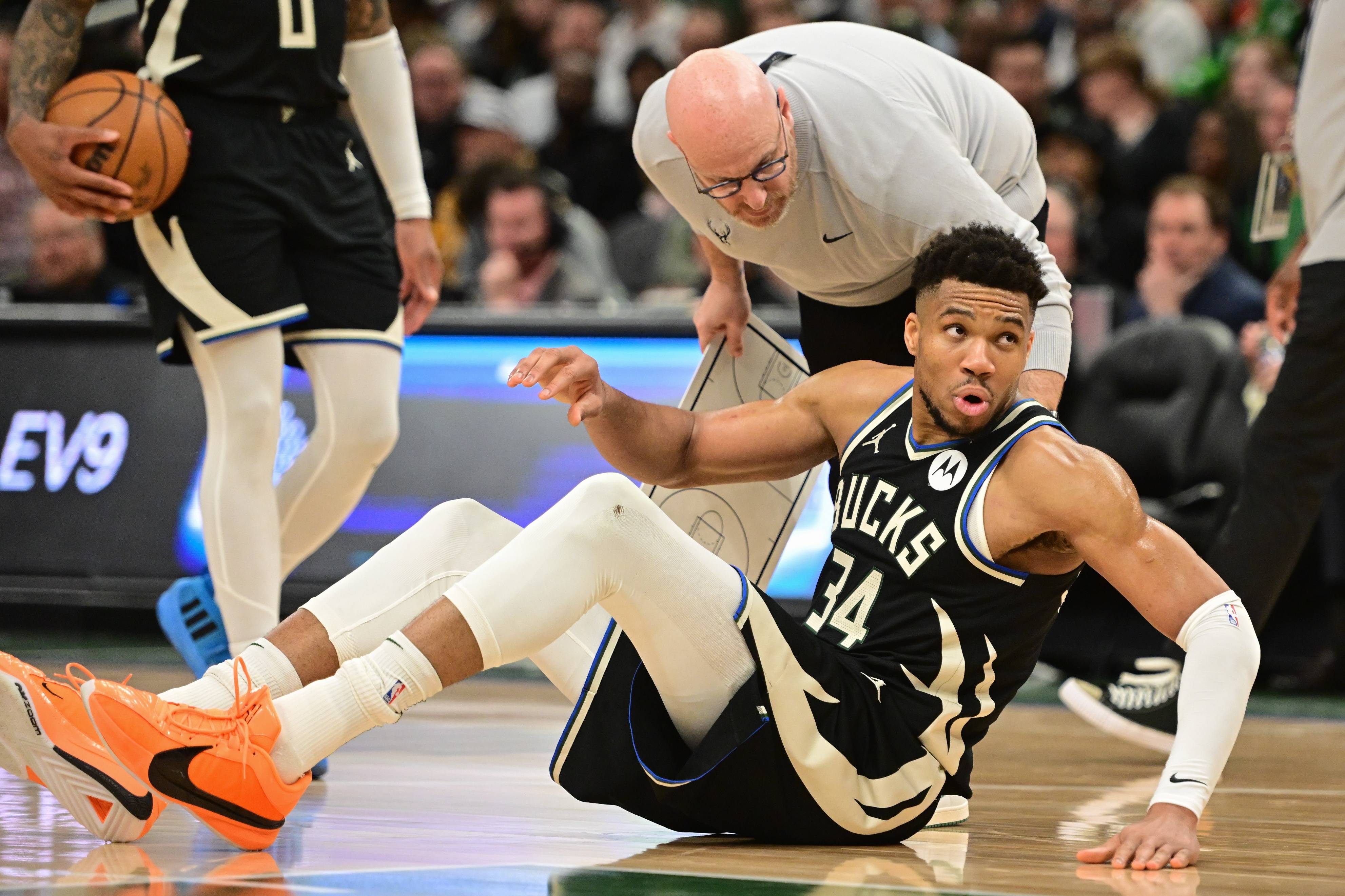 爱游戏-包含关键时刻体能课后,密尔沃基雄鹿状态回暖备战NBA总决赛,底气十足,数据趋势出现新变化的词条