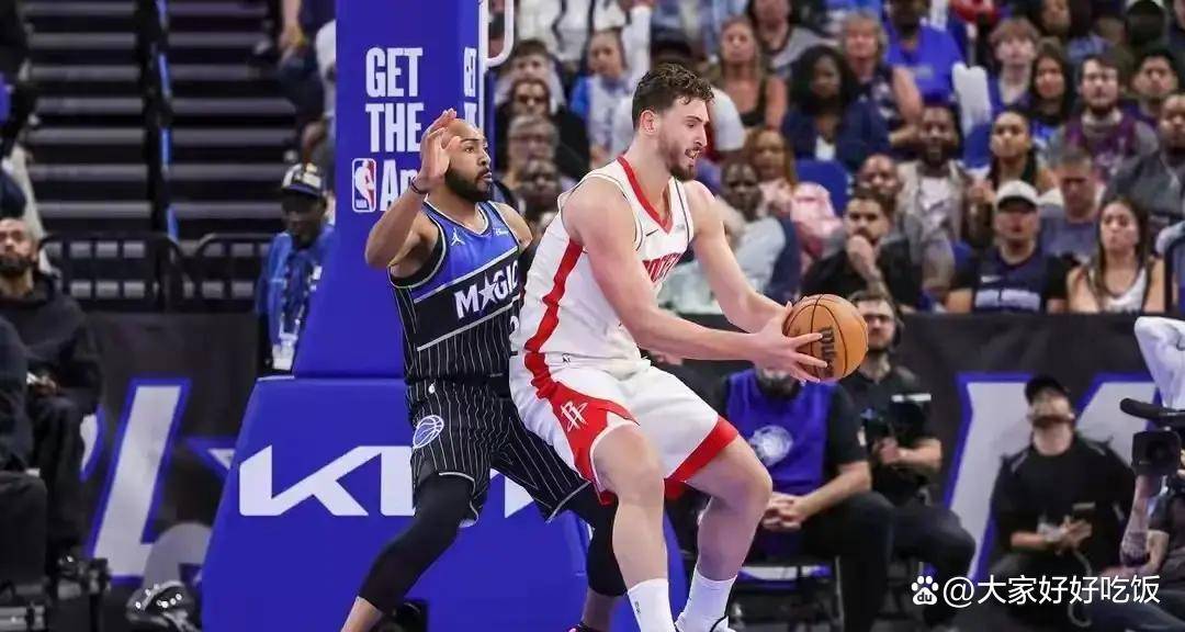 爱游戏入口-加时末段体能课后，克里夫兰骑士篮板制胜备战亚冠，底气十足，更衣室氛围转暖的简单介绍